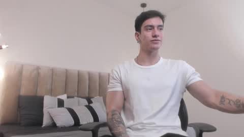 Snapshot of harryy_joness chatting on February 21, 2025, 5:42 pm Harry Jones online show from February 21, 2025, 5:42 pm