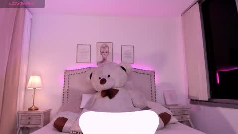 haru online show from November 19, 2025, 2:22 am