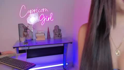 Snapshot of hasbella_saenz1 chatting on March 3, 2025, 4:03 am s online show from March 3, 2025, 4:03 am