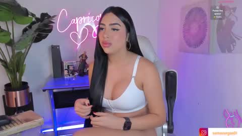 Snapshot of hasbella_saenz1 chatting on November 8, 2025, 11:47 pm s online show from November 8, 2025, 11:47 pm