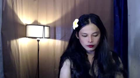 LALA A online show from October 12, 2025, 2:43 am