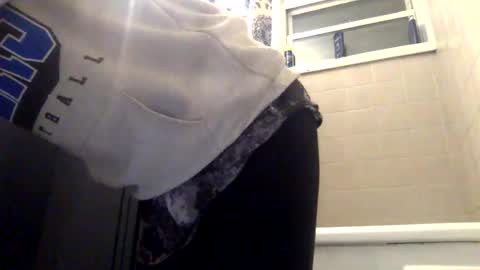 Snapshot of havingfun103 chatting on January 17, 2025, 2:29 am havingfun103 online show from January 17, 2025, 2:29 am