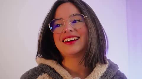 hawaiibliss_18 online show from January 12, 2026, 7:52 pm