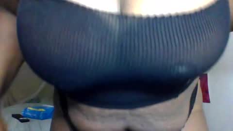 hawtchoc37 online show from November 19, 2025, 8:25 am