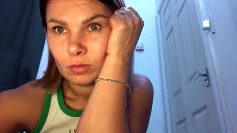 Snapshot of hayle_emmie chatting on October 15, 2025, 9:04 pm Hayle online show from October 15, 2025, 9:04 pm