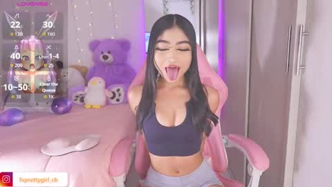 Snapshot of hazelbabee_ chatting on November 12, 2025, 6:36 am Lynn online show from November 12, 2025, 6:36 am