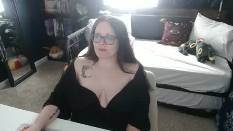 HazeyViolet333 online show from June 16, 2026, 9:39 pm