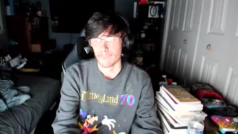 Snapshot of hblakley2000 chatting on December 5, 2025, 6:22 am NuttySex online show from December 5, 2025, 6:22 am