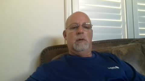 Hdeuce22 online show from November 18, 2025, 8:02 pm