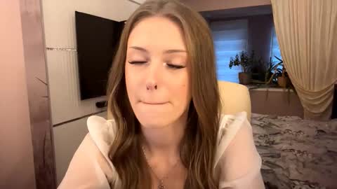 Mona online show from November 13, 2025, 9:19 am