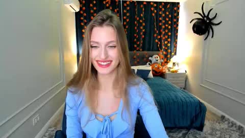 heartedlove_1 online show from October 19, 2025, 11:55 am