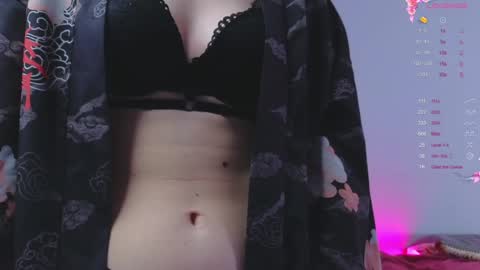 Snapshot of heaven_blonde chatting on December 23, 2024, 9:18 pm Our names are Anette and Alice online show from December 23, 2024, 9:18 pm