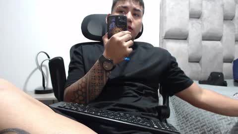 Snapshot of hector_18_ chatting on January 28, 2025, 1:38 pm 18 online show from January 28, 2025, 1:38 pm