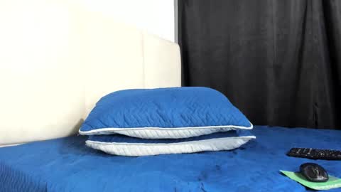 Snapshot of hector_18_ chatting on October 6, 2025, 6:33 am 18 online show from October 6, 2025, 6:33 am