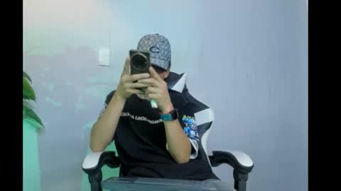 heellboy_ online show from November 26, 2025, 2:56 am