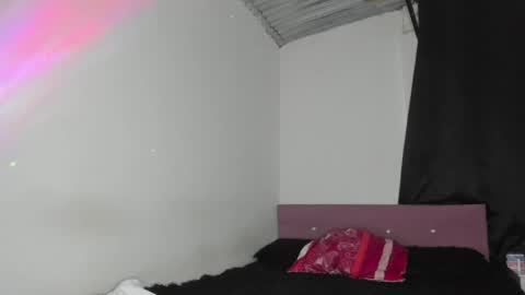heellboy_ online show from May 5, 2026, 7:16 am