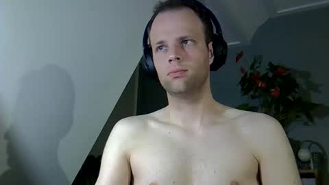 hefelin online show from April 19, 2026, 7:49 pm