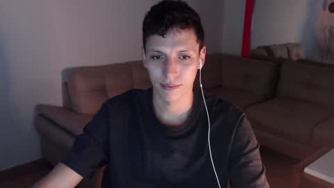 hefesto_69 online show from January 14, 2025, 11:05 pm