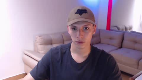 hefesto_69 online show from January 17, 2025, 8:11 pm