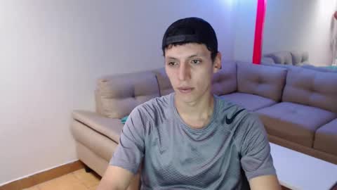 hefesto_69 online show from February 25, 2025, 9:02 pm