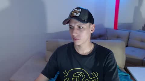 hefesto_69 online show from March 5, 2025, 10:43 pm