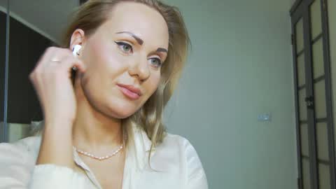 Snapshot of hefner_girl chatting on January 27, 2025, 3:26 am Helen online show from January 27, 2025, 3:26 am