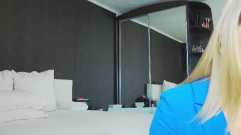 Snapshot of hefner_girl chatting on February 25, 2025, 9:42 am Helen online show from February 25, 2025, 9:42 am