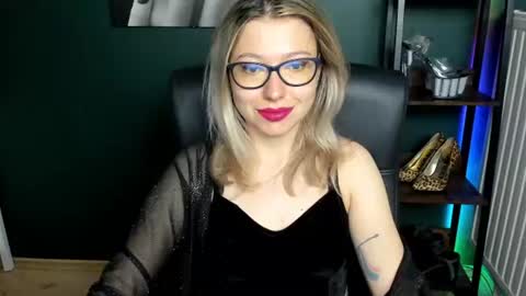 Snapshot of heidi_pleasure chatting on June 16, 2026, 4:37 am Heidi online show from June 16, 2026, 4:37 am