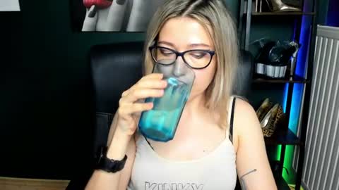 Snapshot of heidi_pleasure chatting on June 29, 2026, 10:15 am Heidi online show from June 29, 2026, 10:15 am