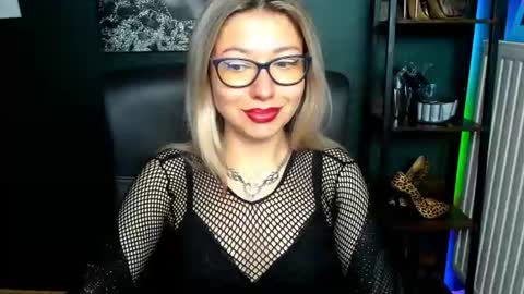 Snapshot of heidi_pleasure chatting on July 20, 2026, 4:49 am Heidi online show from July 20, 2026, 4:49 am