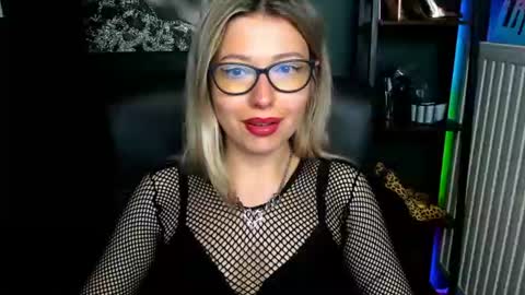 Snapshot of heidi_pleasure chatting on July 20, 2026, 11:01 am Heidi online show from July 20, 2026, 11:01 am