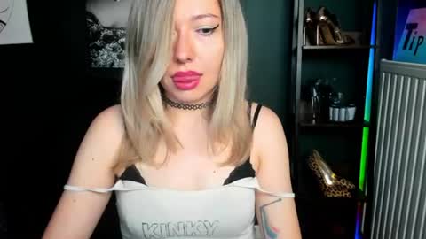 Snapshot of heidi_pleasure chatting on July 22, 2026, 4:37 am Heidi online show from July 22, 2026, 4:37 am