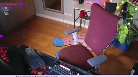 Heidi brunette Foxy red head and Carrie blondie online show from January 14, 2025, 10:17 am