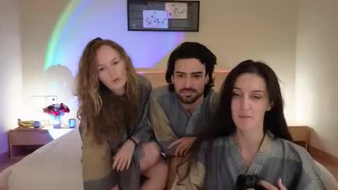 Heidi brunette Foxy red head and Carrie blondie online show from May 2, 2026, 1:05 pm
