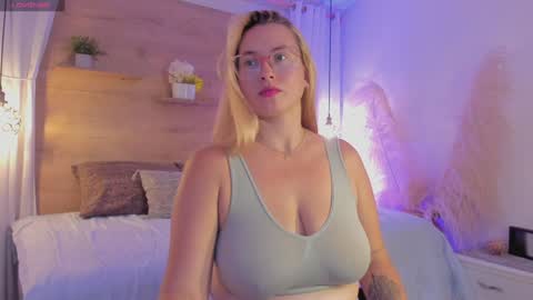 ANTARA REY online show from December 31, 2024, 5:18 pm