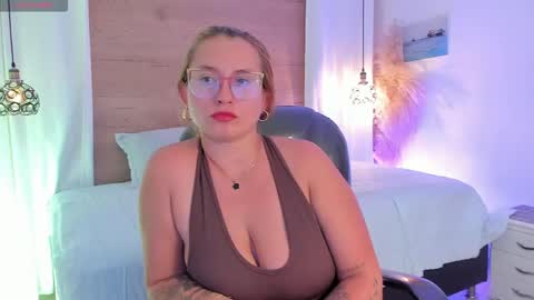 ANTARA REY online show from April 21, 2026, 7:17 pm