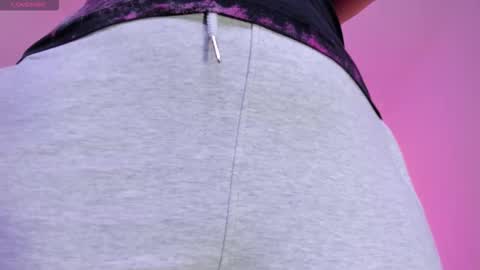 Snapshot of heidy_jhons chatting on February 26, 2026, 7:35 pm Heidy online show from February 26, 2026, 7:35 pm