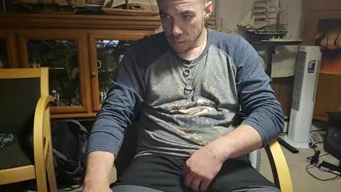 xxScubaStevexx online show from April 19, 2026, 6:56 am