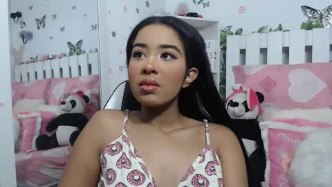 Snapshot of hela_sexy_xx chatting on February 18, 2025, 8:27 am hella online show from February 18, 2025, 8:27 am