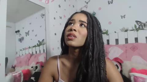 Snapshot of hela_sexy_xx chatting on May 25, 2026, 4:40 am hella online show from May 25, 2026, 4:40 am