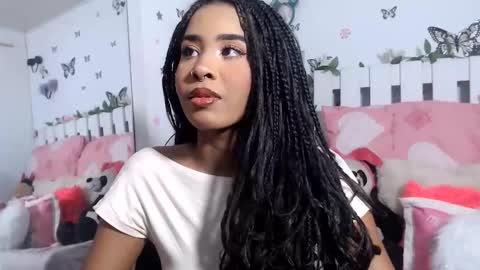 Snapshot of hela_sexy_xx chatting on May 28, 2026, 4:32 am hella online show from May 28, 2026, 4:32 am