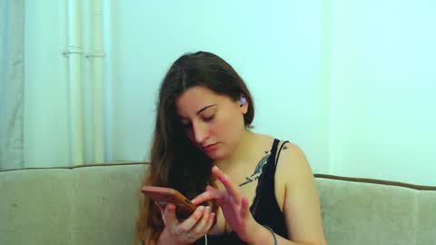 helen_adams_ online show from December 12, 2024, 9:08 am