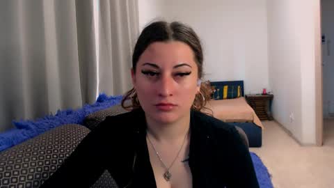 helen_adams_ online show from May 23, 2026, 7:35 am