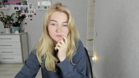 Helen sven online show from December 18, 2025, 9:48 am