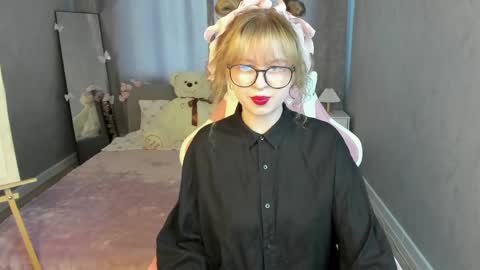 Helen Carson online show from April 21, 2026, 1:18 am