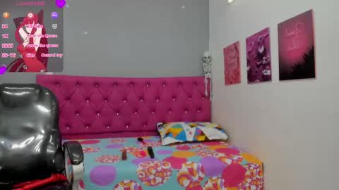 Snapshot of helen_russoo chatting on November 15, 2025, 6:37 pm Helen online show from November 15, 2025, 6:37 pm