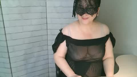 Snapshot of helen_xi chatting on May 5, 2026, 5:15 am Helen online show from May 5, 2026, 5:15 am