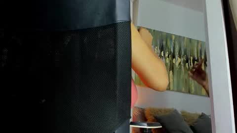 Helena Santos  online show from February 6, 2025, 3:31 pm