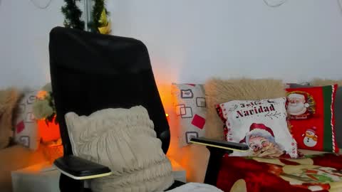 Helena Santos  online show from December 1, 2025, 11:04 am