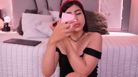Snapshot of helena_whaite chatting on July 2, 2026, 2:34 pm helena_whaite online show from July 2, 2026, 2:34 pm